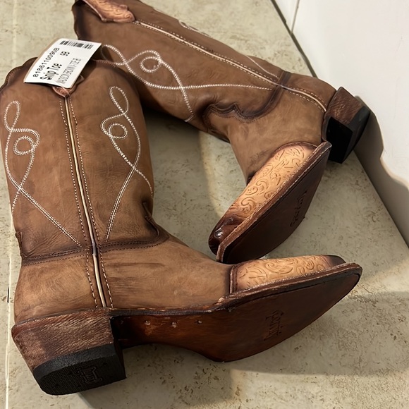 New Ferrini Madison Tooled Western Snip Toe Boots - Picture 10 of 10